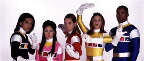 power rangers no espaço online.